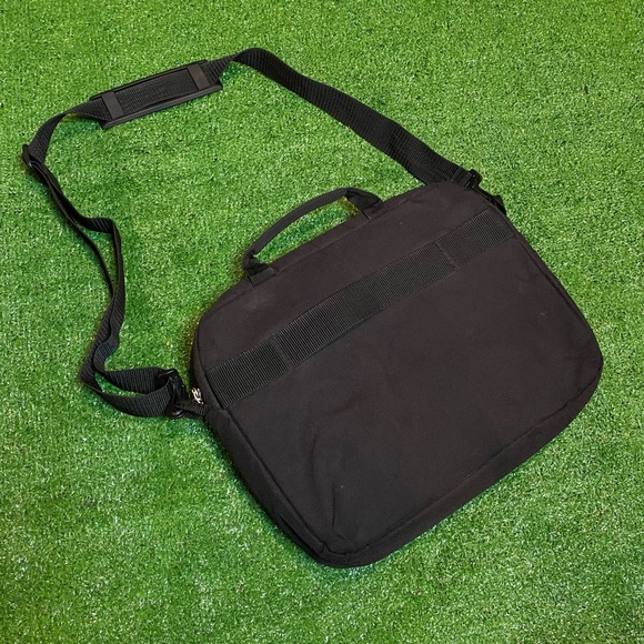 Black Case Logic 15.6” Laptop, iPad, Tablet Briefcase - Picture 2 of 7